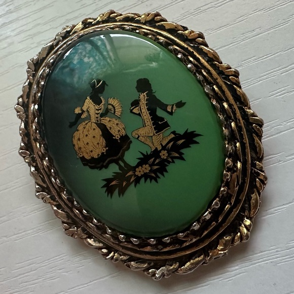 Vintage Courting Couple Brooch - Picture 4 of 11